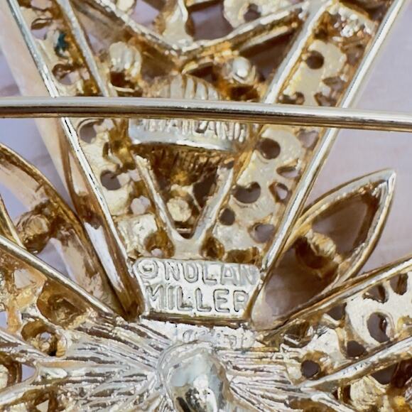 Nolan Miller Maltese Cross Brooch Pin Signed Gold Tone Purple/Green Glow - Picture 7 of 13